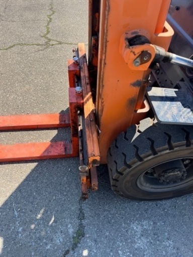 トヨタ　2トンフォークリフト美品