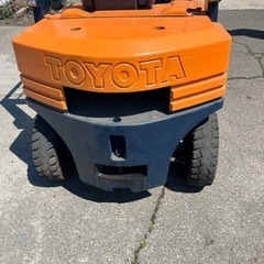 トヨタ　2トンフォークリフト美品の画像