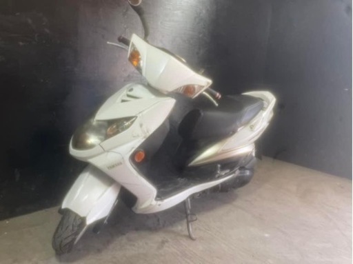 ★支払総額7.6万円★買取強化中！引き上げも可能です！ ヤマハ シグナス125X 2型！社外グリップ！人気の白！ 通勤通学に♪カスタムベースにも♪