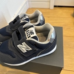 【New balance】13.5cm 子供用シューズの画像