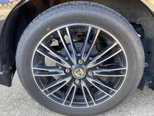 車のパーツ タイヤ、ホイール