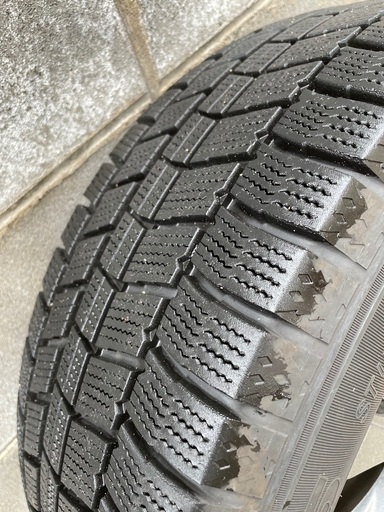 トヨタエスティマハイブリッド冬タイヤ&ホイール4本セット　215/60R16