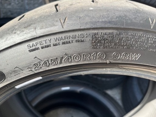 245/40R19 285/35R19 各2本