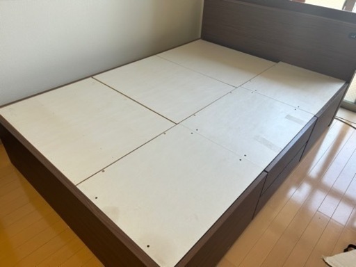 ダブル　ベッドフレーム　コンセントと引き出し付き