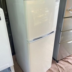 北九州市内配送無料　保証付き 冷蔵 庫 ホワイトストライプ AR-143E-W [2ドア /右開きタイプ /138L] [冷凍室 47L]