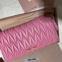ミュウミュウ　長財布
