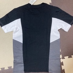 新品タグ付✨adidas✨キッズ140サイズ✨男女兼用✨半袖Tシャツの画像