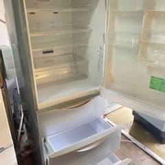 北九州市内配送無料　保証付き　SANYO SANYO ４ドア 冷凍冷蔵庫　SR-３６１T(S) SR-３６１T(S)の画像