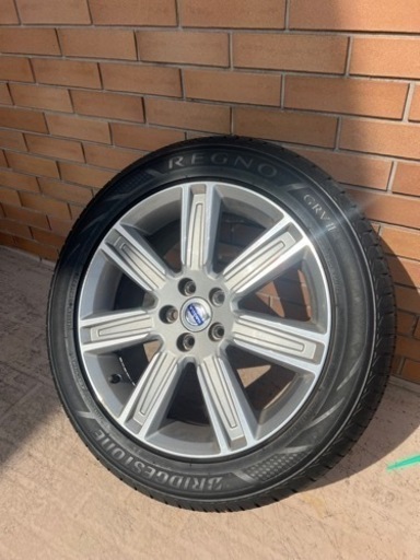 車のパーツ タイヤ、ホイール