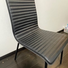 椅子、傷もなくてとてもきれいな状態です