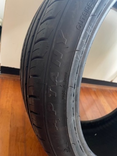 車のパーツ タイヤ、ホイール