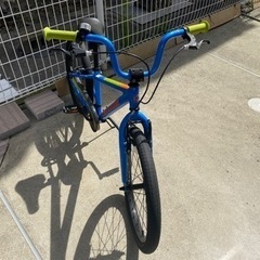 自転車 クロスバイクの画像