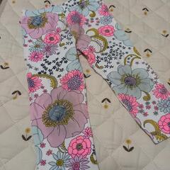 baby GAP ベビーギャップ ユニクロ 女の子 ひらひら 花柄 7分丈パンツの画像