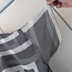 【新品タグ付】 シアー素材  アシンメトリー チュニック グレー M 〜 L の画像