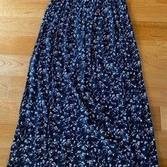 AZUL 花柄スカートの画像