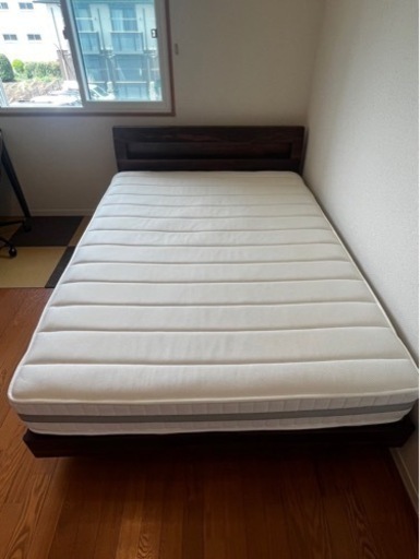 クイーンサイズ ベッド マットレス フレームセット 木目調 コンセント付