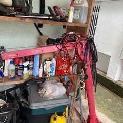 トラック用電動クレーン。
車のパーツ メンテナンス用品