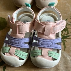 2足セット
女の子LEDライトアップスケートシューズ、子供用屋外サンダルの画像