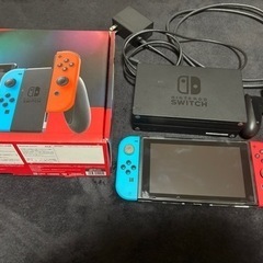 任天堂　Switch本体　収納ケース付き