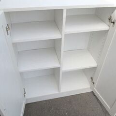 幅113.5㎝ 本棚 扉付き 奥行29×高さ99.5㎝ ホワイト スリム 可動棚板 シェルフ 収納棚 札幌 北20条店の画像