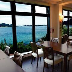 奄美大島　リゾートホテル　レストランホールスタッフ /夜勤なし【渡航費支給】の画像