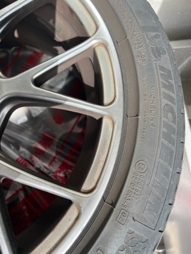 車のパーツ タイヤ、ホイール