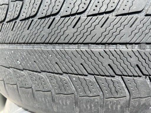 車のパーツ タイヤ、ホイール