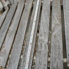 外用テーブル、椅子2つの画像