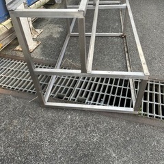 ステンレス製　花､植木台の画像