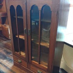 【OmNi ANTIQUEs】古いキャビネットです。