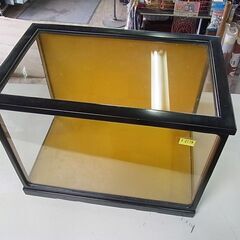 セール中につき、通常特価2,178円より半額の1,089円!　和風ガラスケース　飾棚　鑑賞　装飾ケース　ガラスショーケース　金の画像