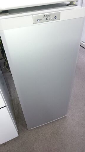 （2024.05.03お買い上げありがとうございます。）三菱電機　1ドア冷凍庫１２１L　２０１８年製　MF-U12D-S　　48ｃｍ幅　　シルバー　　高く買取るゾウ八幡東店