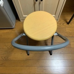 折り畳み椅子の画像