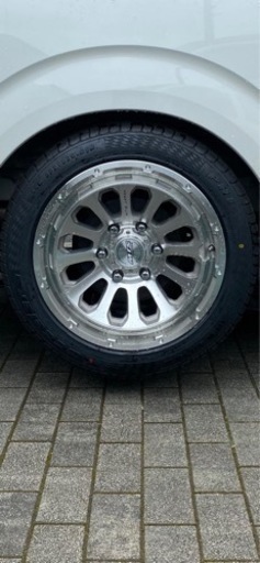 車のパーツ タイヤ、ホイール