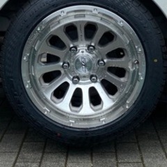 車のパーツ タイヤ、ホイール