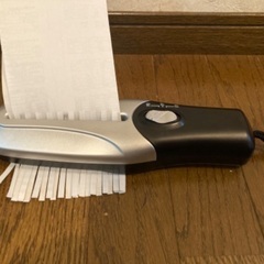 ポータブルシュレッダー　電池式の画像
