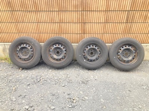 車のパーツ タイヤ、ホイール