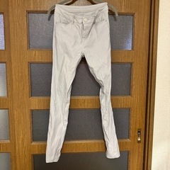 スキニーパンツ カラーパンツ カジュアルパンツの画像