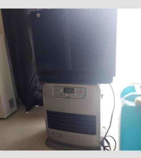 (取引中)ファンヒーター 電気ストーブ ポリタンク