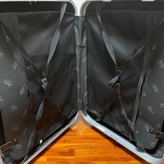 スーツケース　キャリーケースの画像