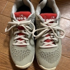 テニスシューズ 22cm