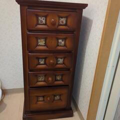 アンティーク調キャビネットの画像