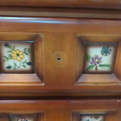 アンティーク調キャビネットの画像