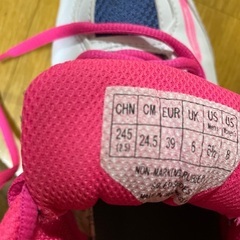 ヨネックスバドミントンシューズ24.5の画像