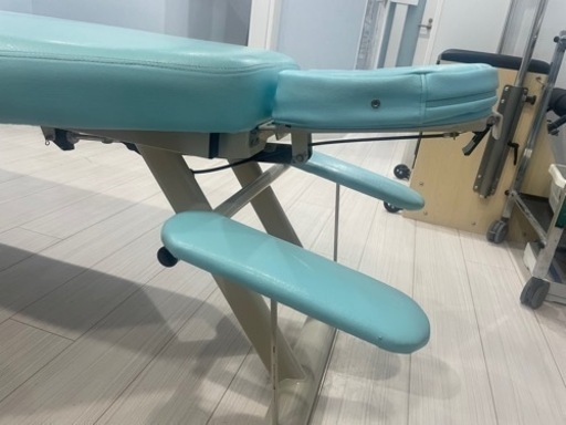 節約 【角度調節機能付】高田ベッド 整体用 マッサージ用 治療用