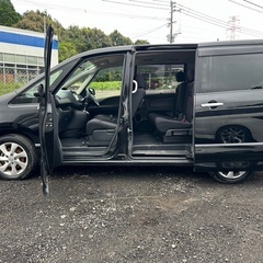 25年式☆ガソリン代 節約☆S-HYBRID入りました‼️月々1.3万円〜分割払い可❗️車検2年付き！大人気☆ニッサン セレナ☆8人乗り☆フリップダウンモニター付き☆HDDナビ☆走行中DVD見れます☆TVも見れます♪ETC☆バックカメラ☆ドラレコ付きのフル装備☆両側電動スライドドア☆ウィンカーミラー☆フル装備☆車内広々三列シート‼️の画像