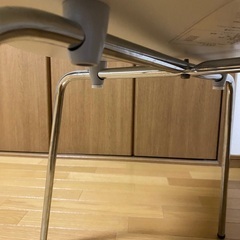 引取先決定　テーブルと椅子2脚セットの画像