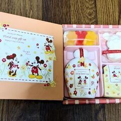 ★新品未使用★ ① ディズニー　ミッキー&ミニーフローラルソープギフトセットの画像