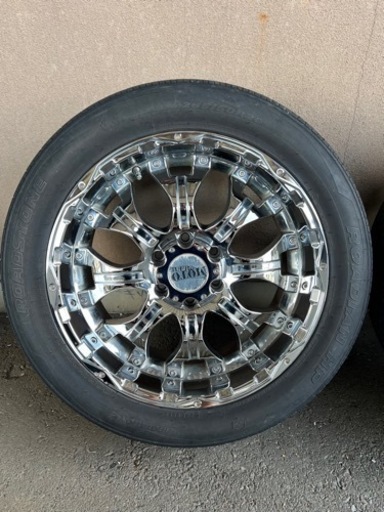車のパーツ タイヤ、ホイール