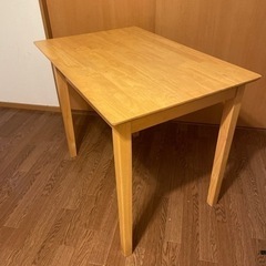 折りたたみ式テーブル